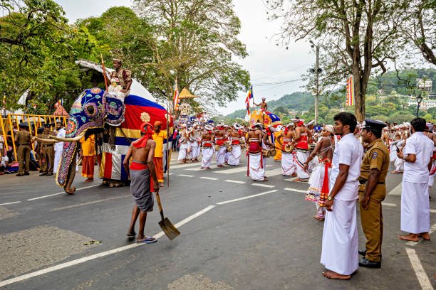 kandy perahera dancing